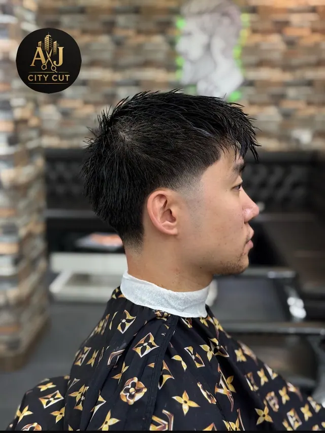 A textured crop with a taper